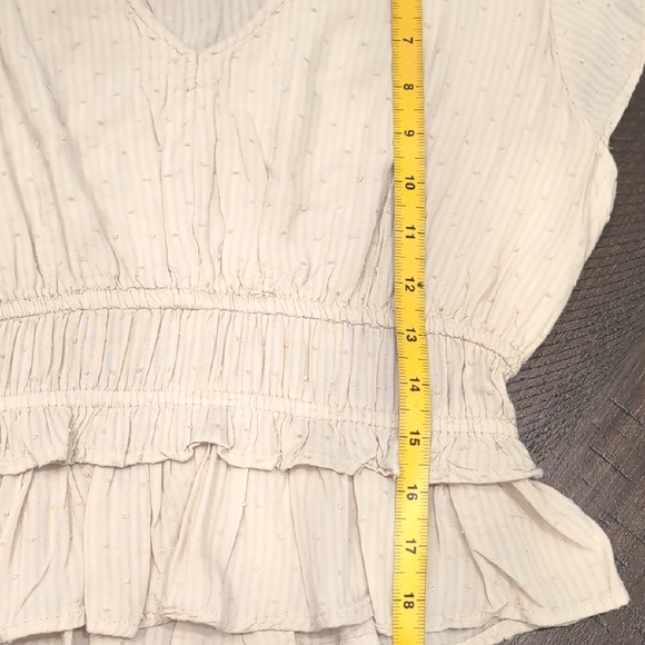 Chic Beige Ruffle Blouse - Picture 5 of 7